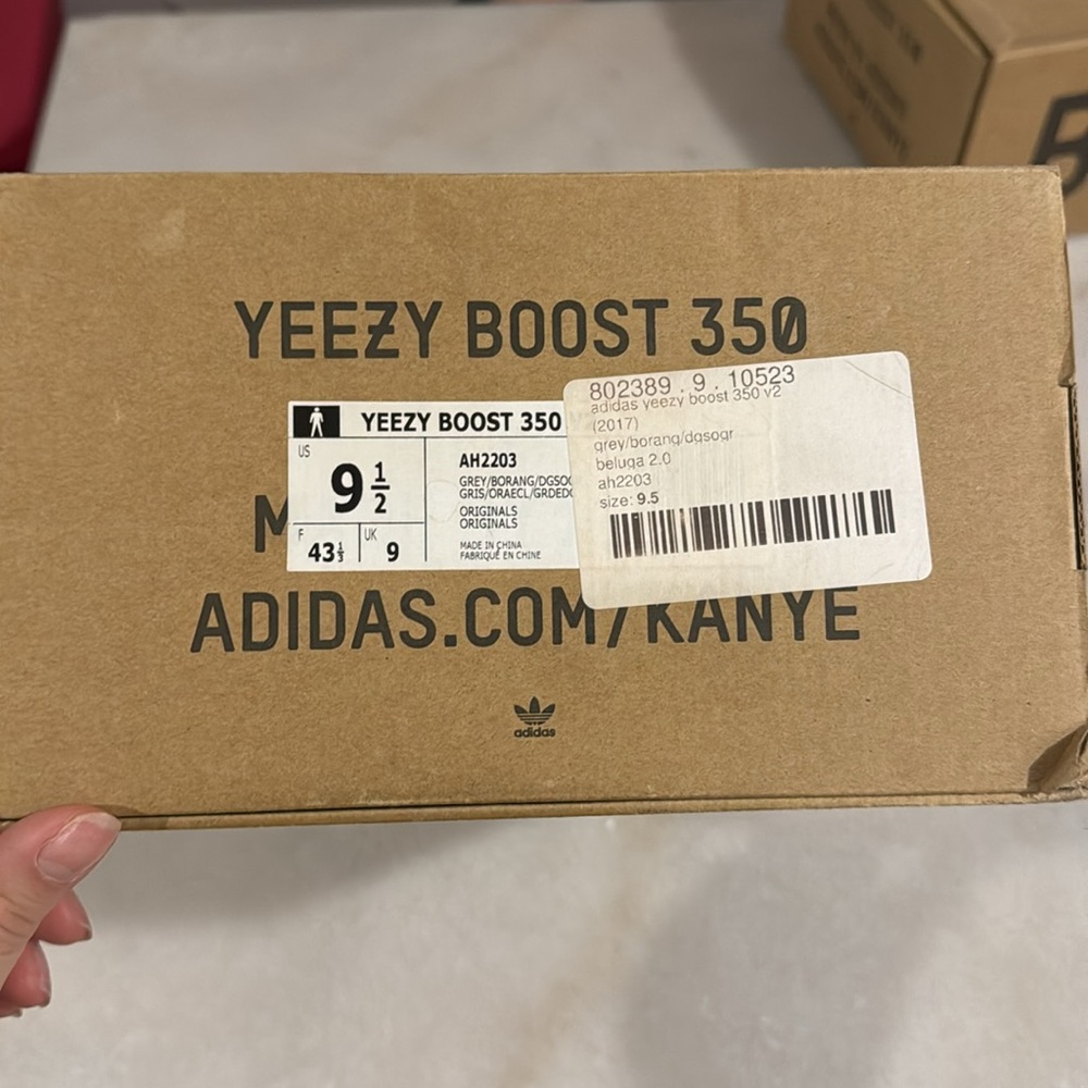 Yeezy Boost 350 V2 'Beluga 2.0' - Picture 5 of 9